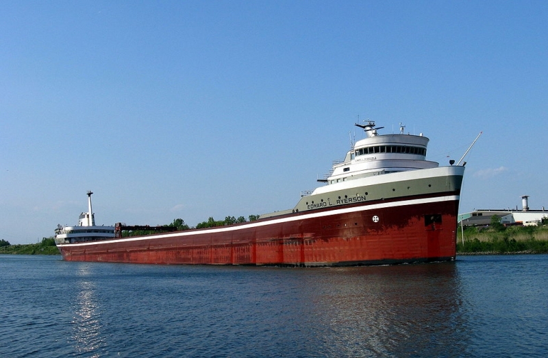 1024px-Edward_L_Ryerson_Welland_Canal_2008.JPG