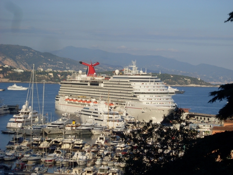 Carnival_Breeze.jpg