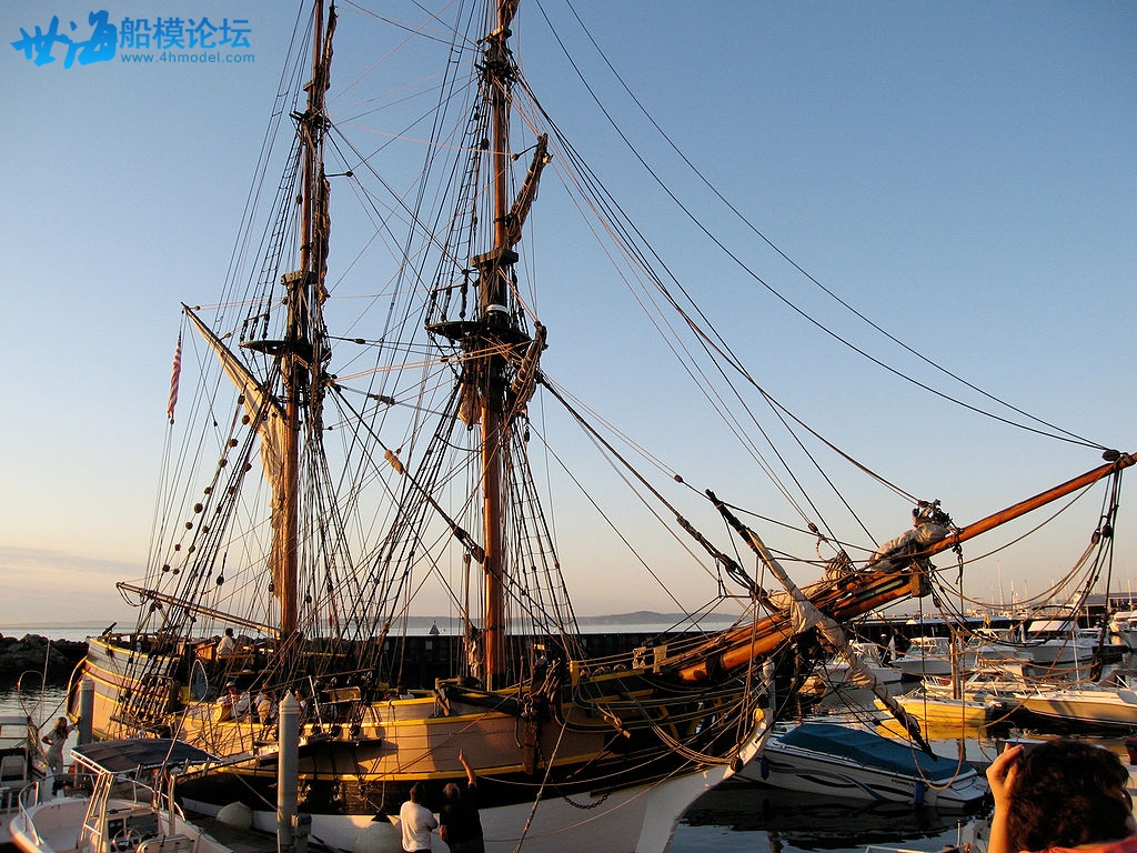 1024px-Lady_Washington_replica.jpg